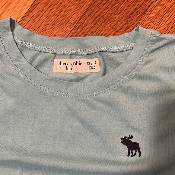 Abercrombie Kids T-Shirt - Picture 3 of 4